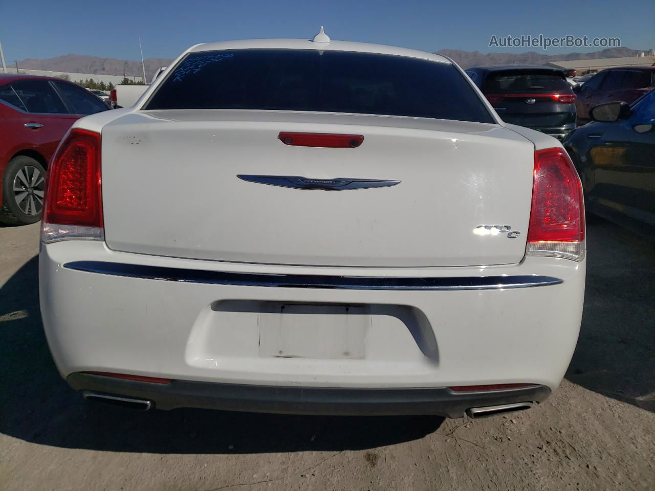 2016 Chrysler 300c  White vin: 2C3CCAEG3GH320567