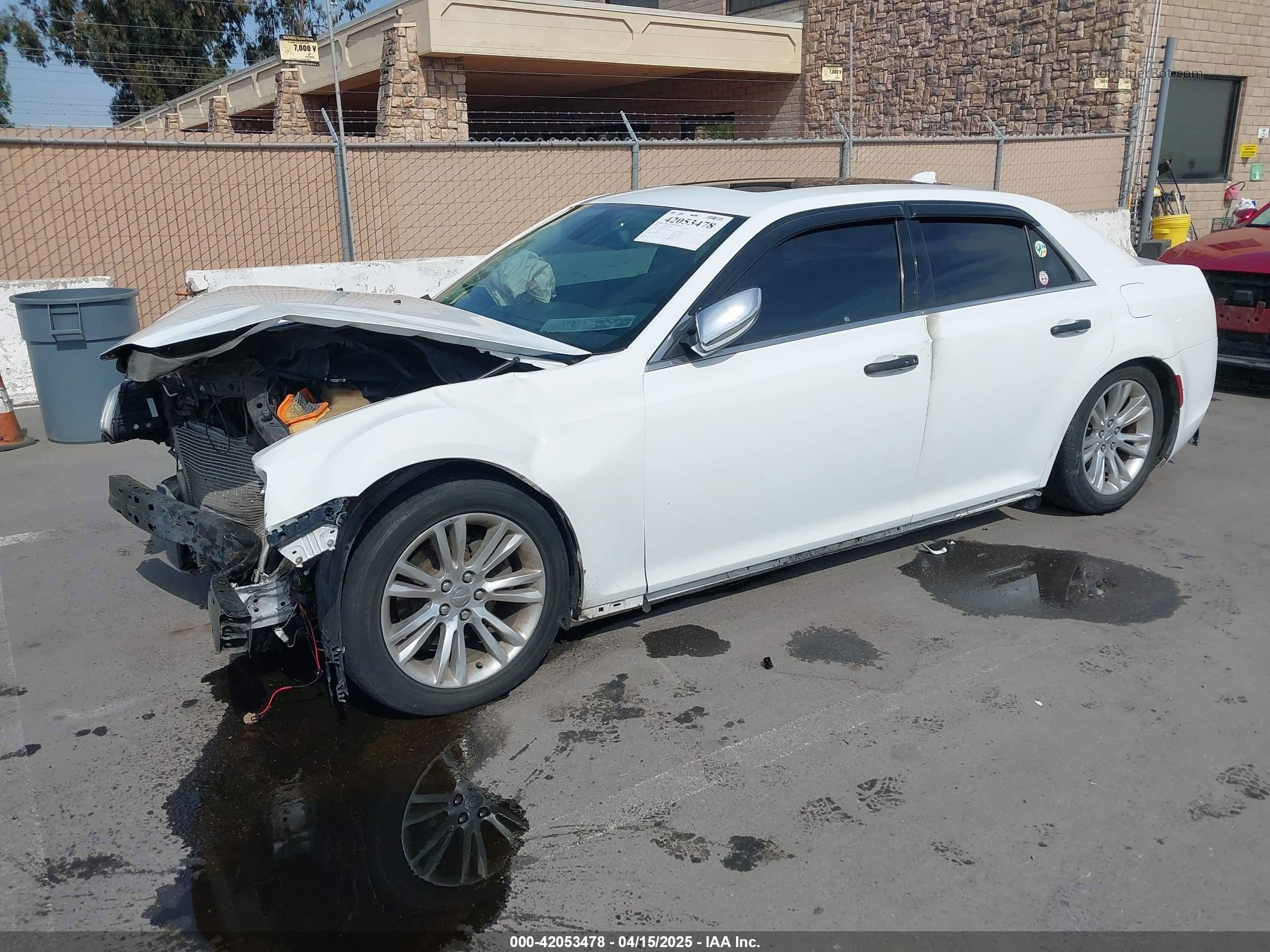 2016 Chrysler 300c   White vin: 2C3CCAEG4GH343193