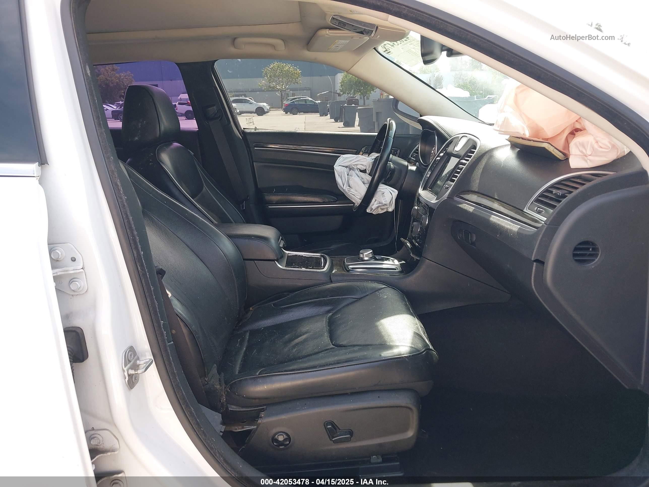 2016 Chrysler 300c   White vin: 2C3CCAEG4GH343193