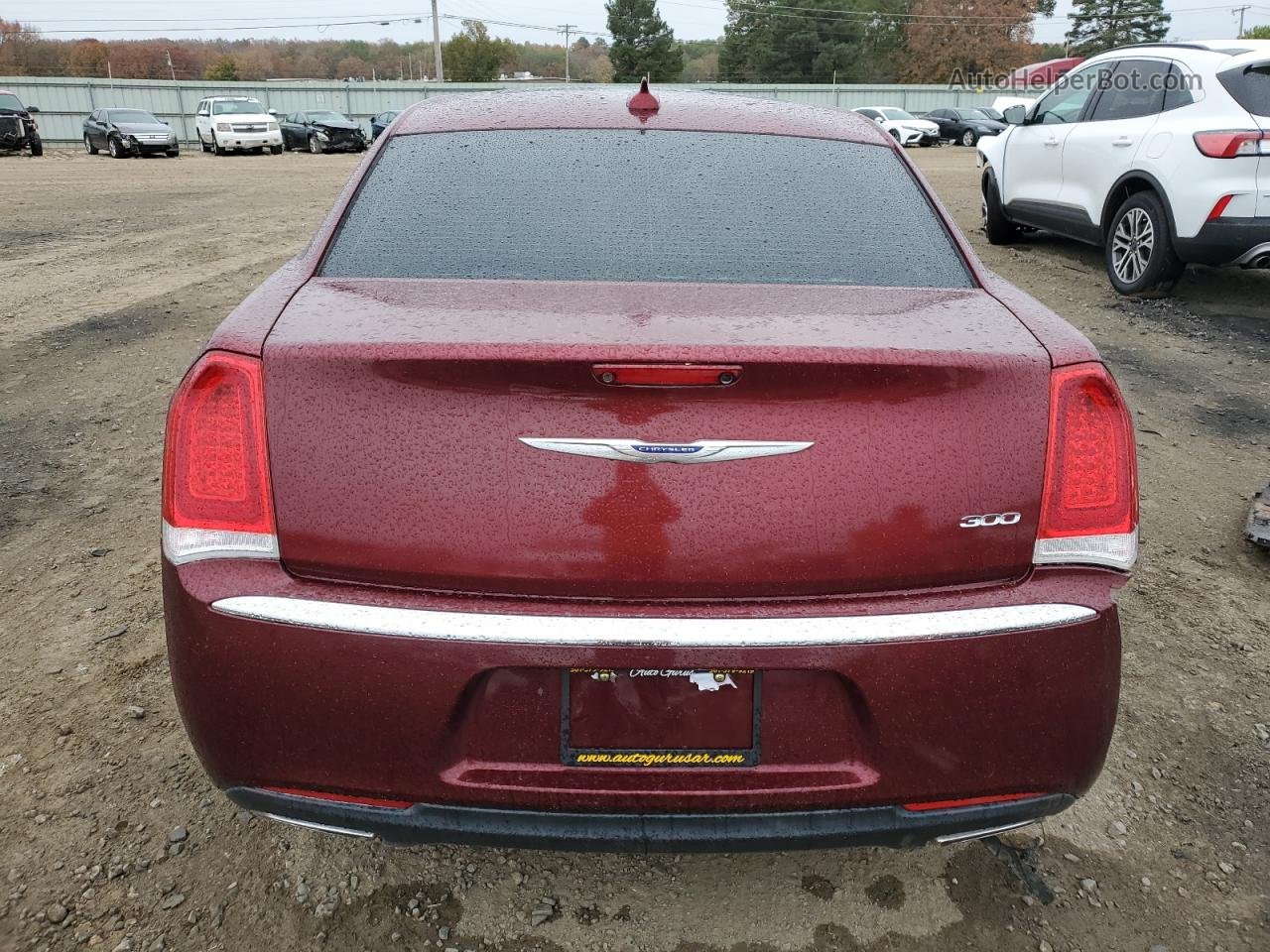 2019 Chrysler 300 Limited Red vin: 2C3CCAEG4KH585944
