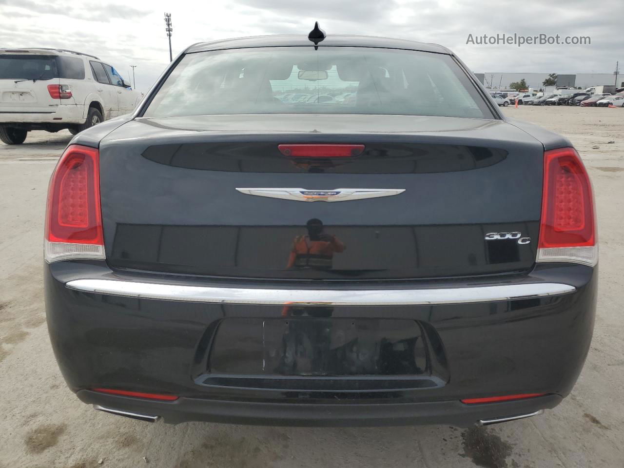 2016 Chrysler 300c  Black vin: 2C3CCAEG5GH334227