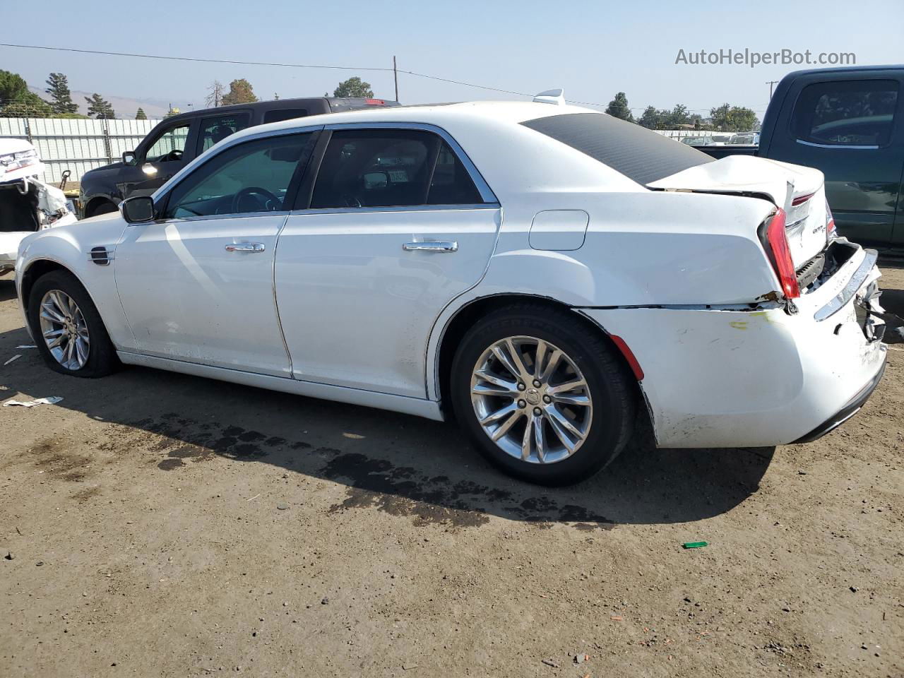 2016 Chrysler 300c  White vin: 2C3CCAEG6GH252460