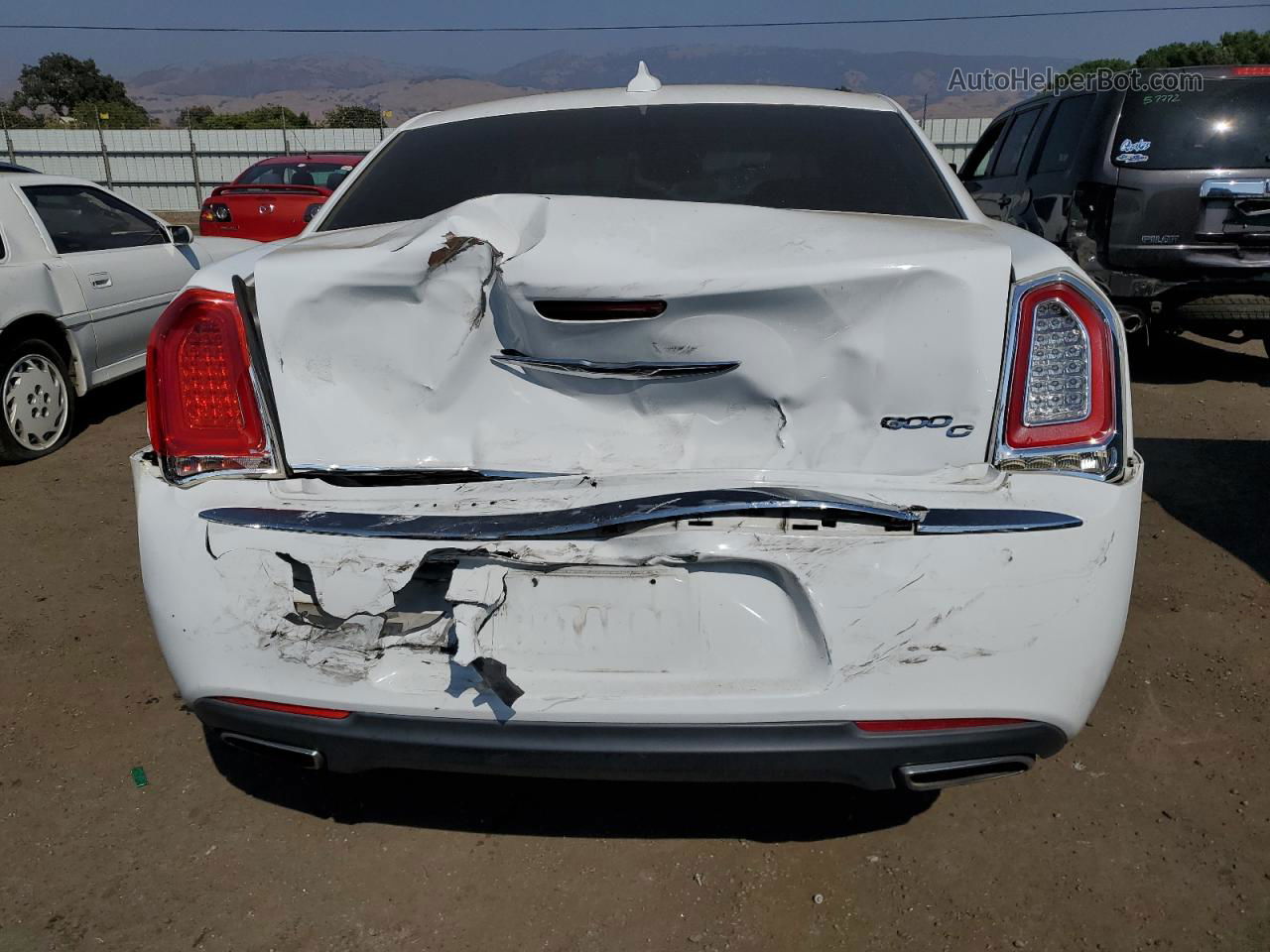 2016 Chrysler 300c  White vin: 2C3CCAEG6GH252460