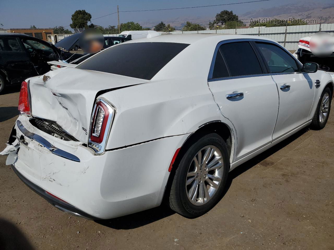 2016 Chrysler 300c  White vin: 2C3CCAEG6GH252460