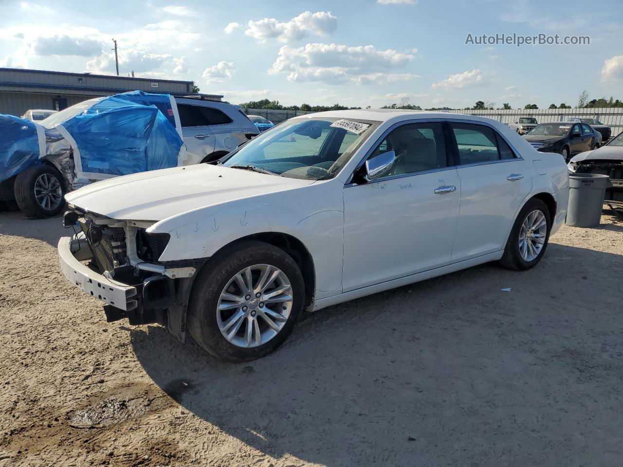 2016 Chrysler 300c  White vin: 2C3CCAEG7GH190390