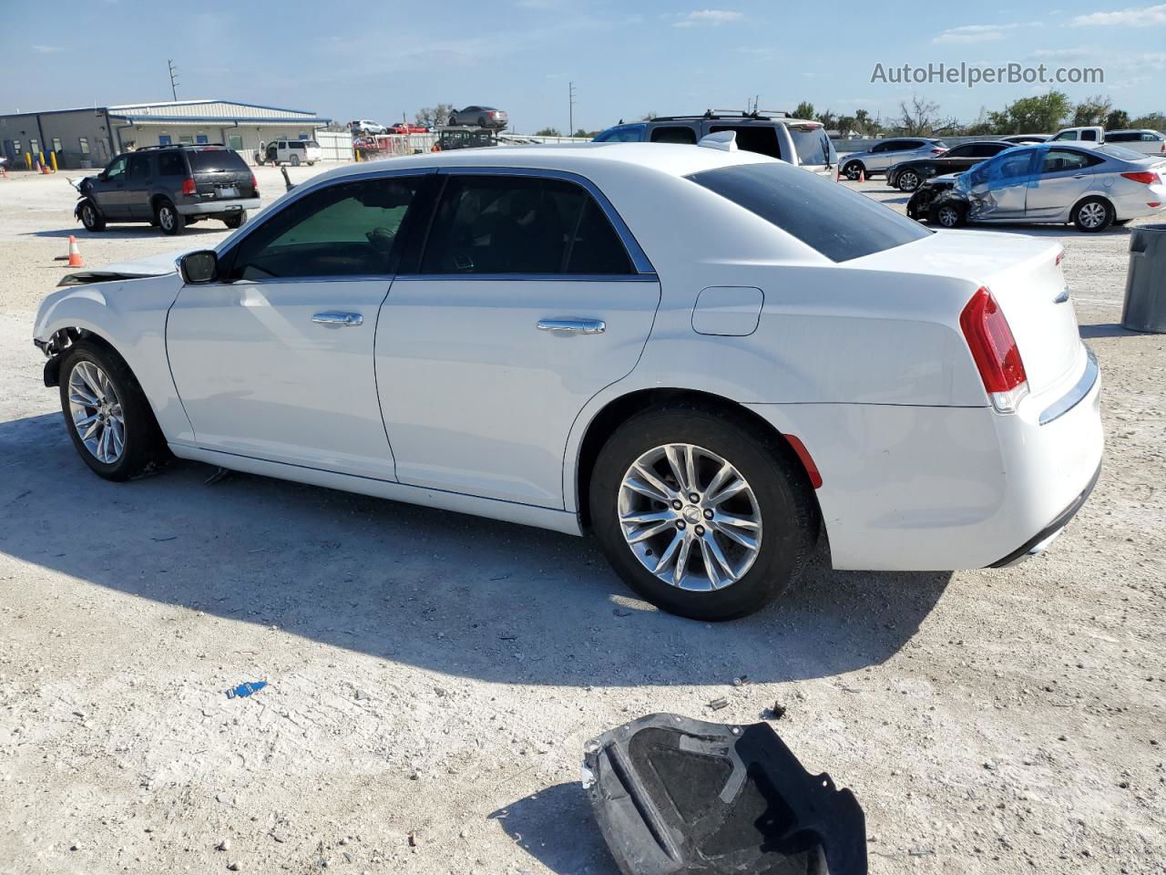 2016 Chrysler 300c  White vin: 2C3CCAEG8GH328616