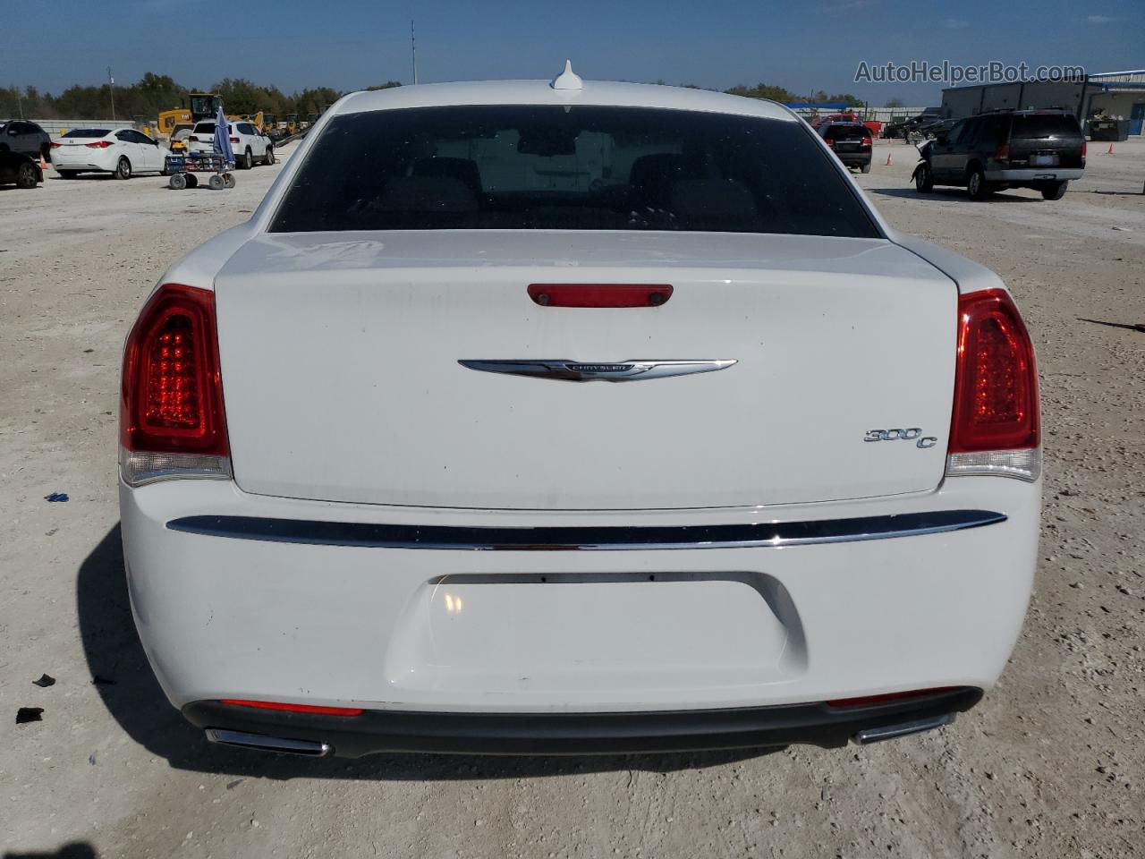 2016 Chrysler 300c  White vin: 2C3CCAEG8GH328616