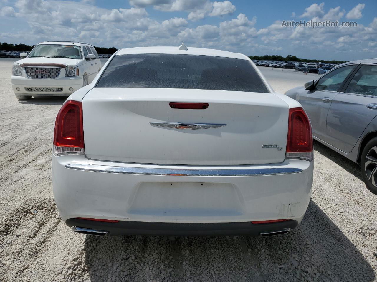 2016 Chrysler 300c  White vin: 2C3CCAEG8GH328616