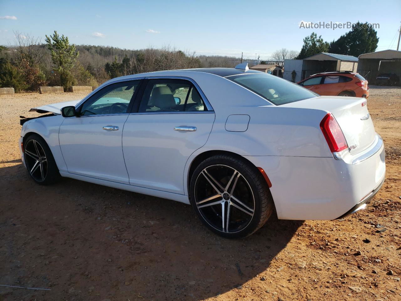 2017 Chrysler 300c  White vin: 2C3CCAEG8HH565172