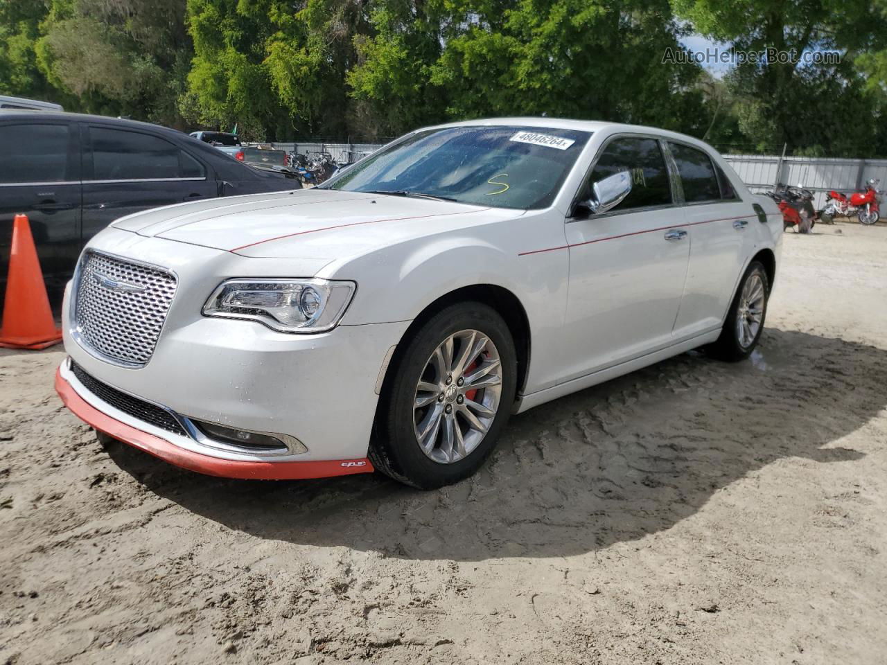 2017 Chrysler 300c  White vin: 2C3CCAEG9HH564483