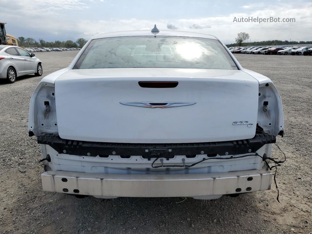 2016 Chrysler 300c  White vin: 2C3CCAEGXGH260819