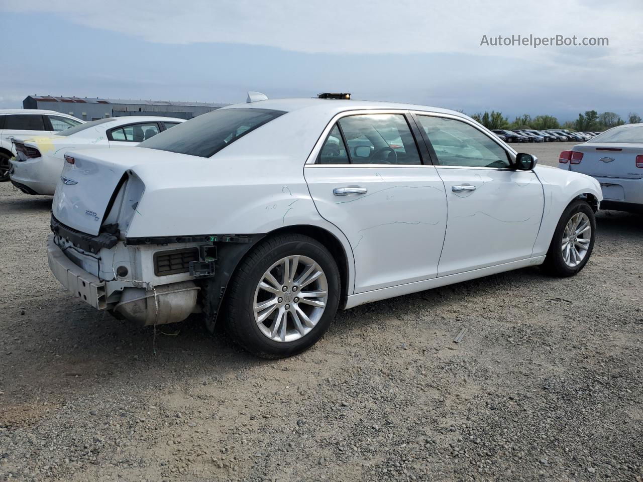 2016 Chrysler 300c  White vin: 2C3CCAEGXGH260819