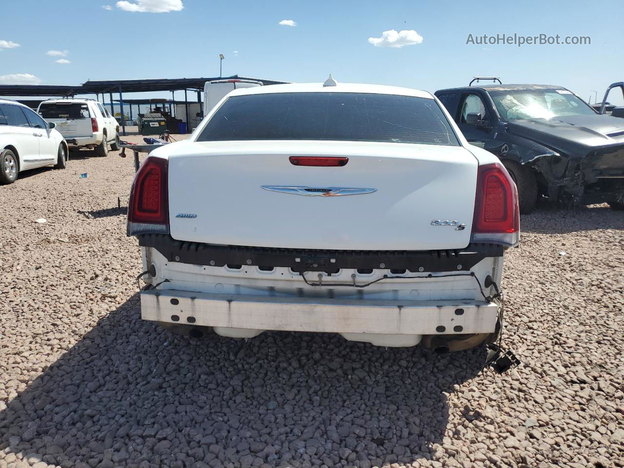 2019 Chrysler 300 S White vin: 2C3CCAGG0KH539766