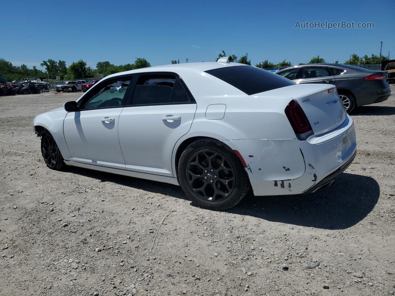 2019 Chrysler 300 S White vin: 2C3CCAGG0KH573447