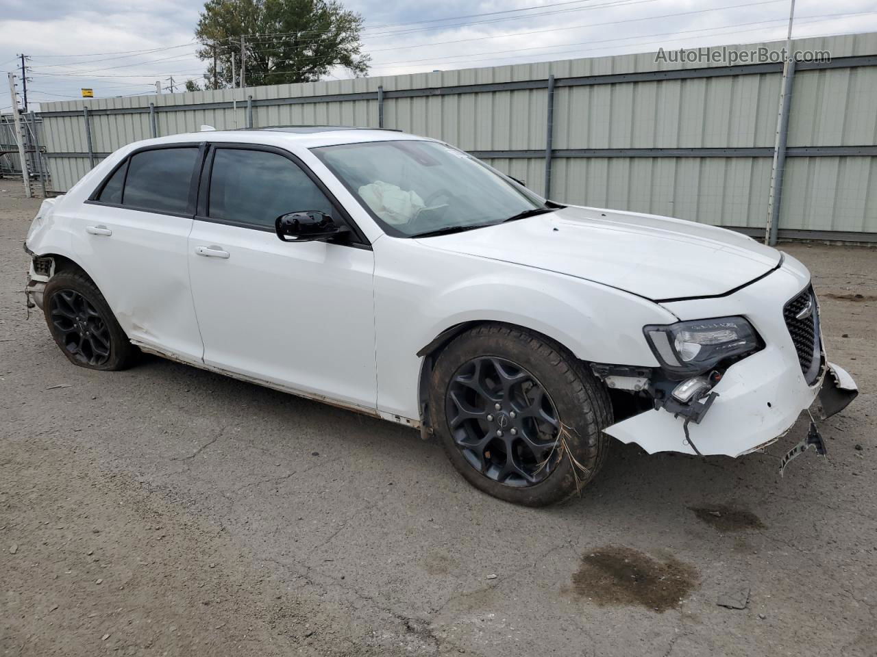 2019 Chrysler 300 S White vin: 2C3CCAGG0KH679476