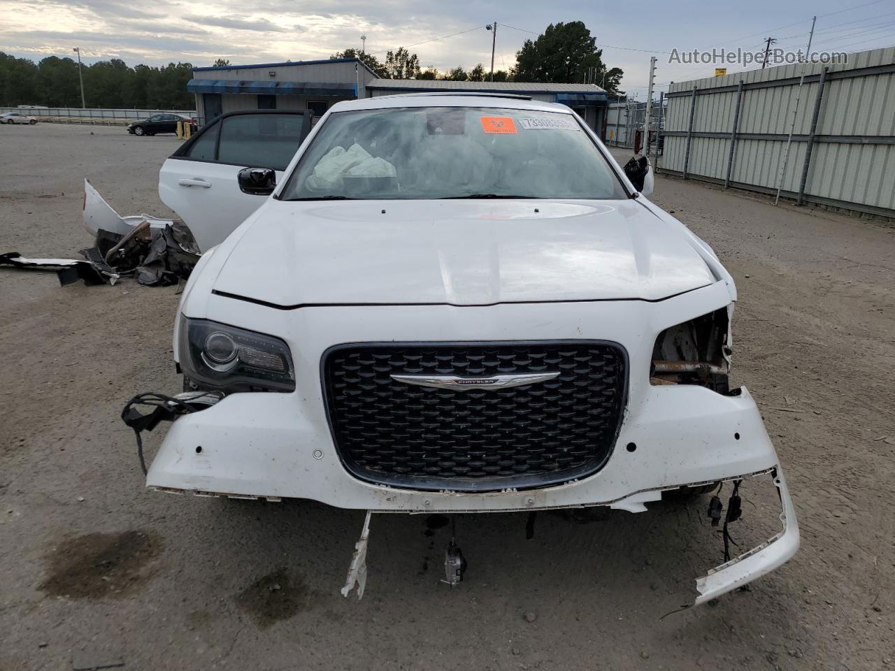 2019 Chrysler 300 S White vin: 2C3CCAGG0KH679476