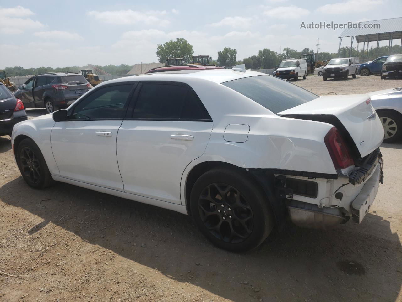 2019 Chrysler 300 S White vin: 2C3CCAGG2KH524184