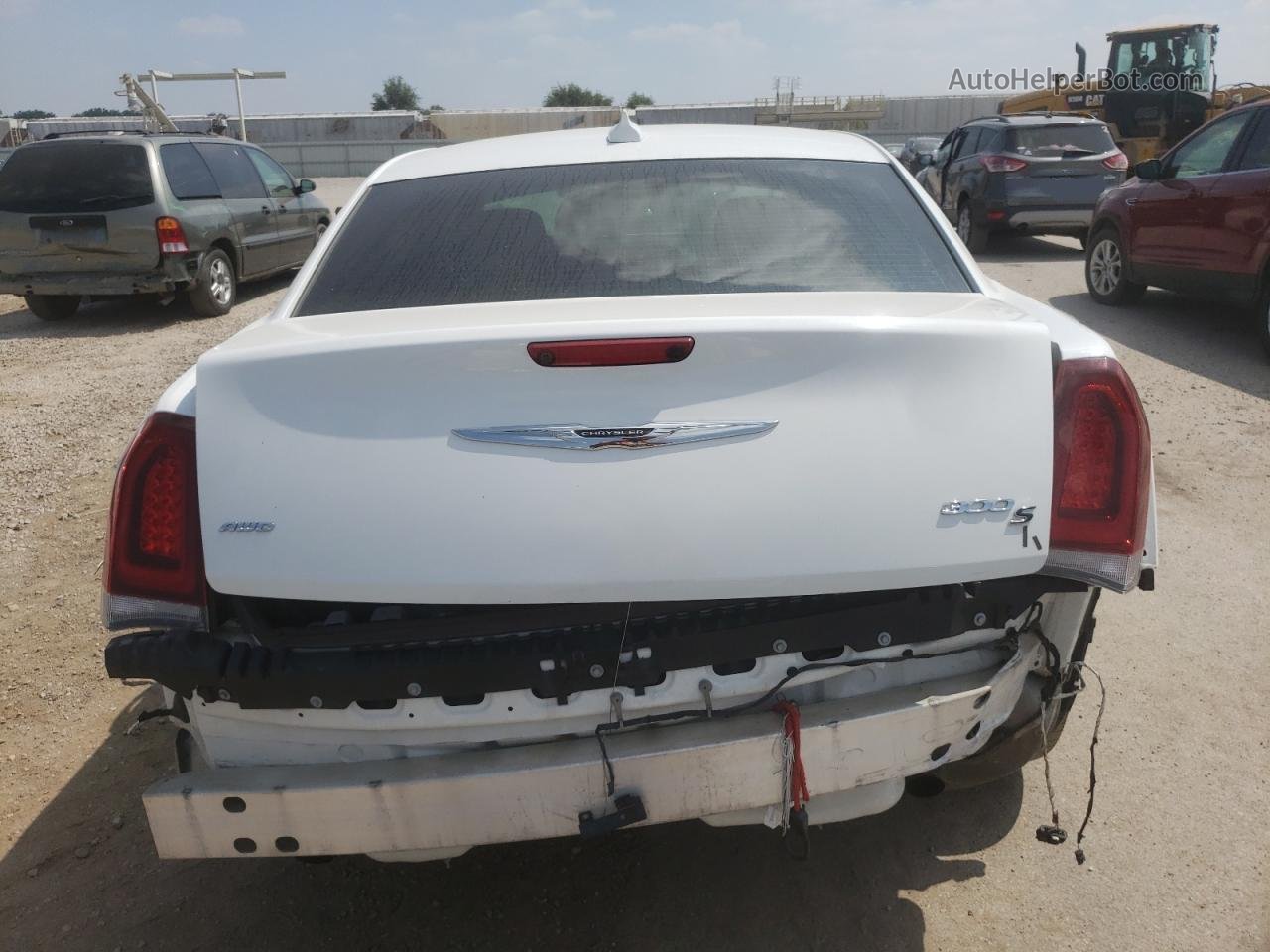 2019 Chrysler 300 S White vin: 2C3CCAGG2KH524184