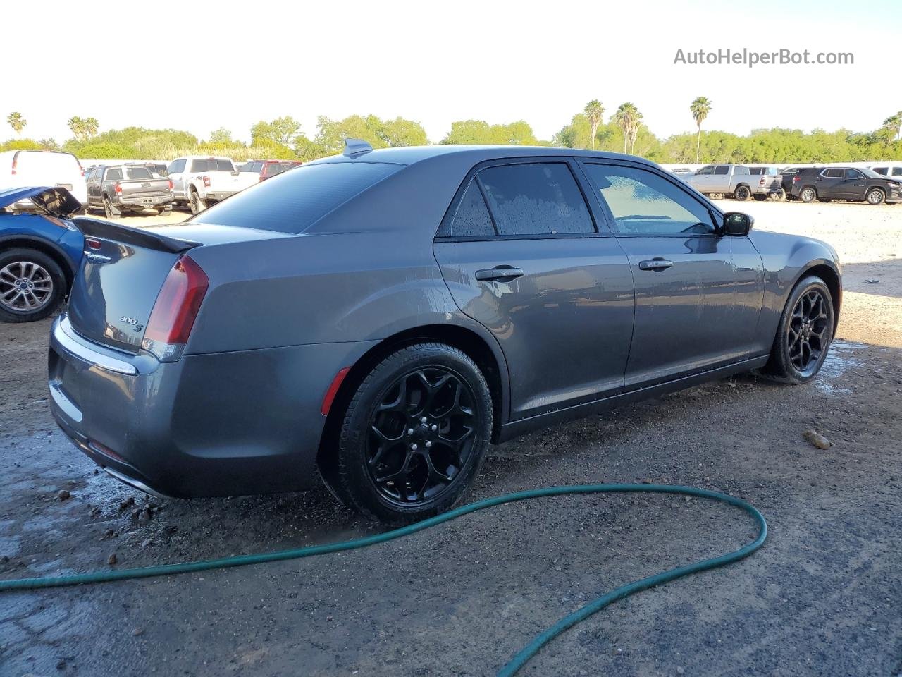 2019 Chrysler 300 S Угольный vin: 2C3CCAGG5KH648451