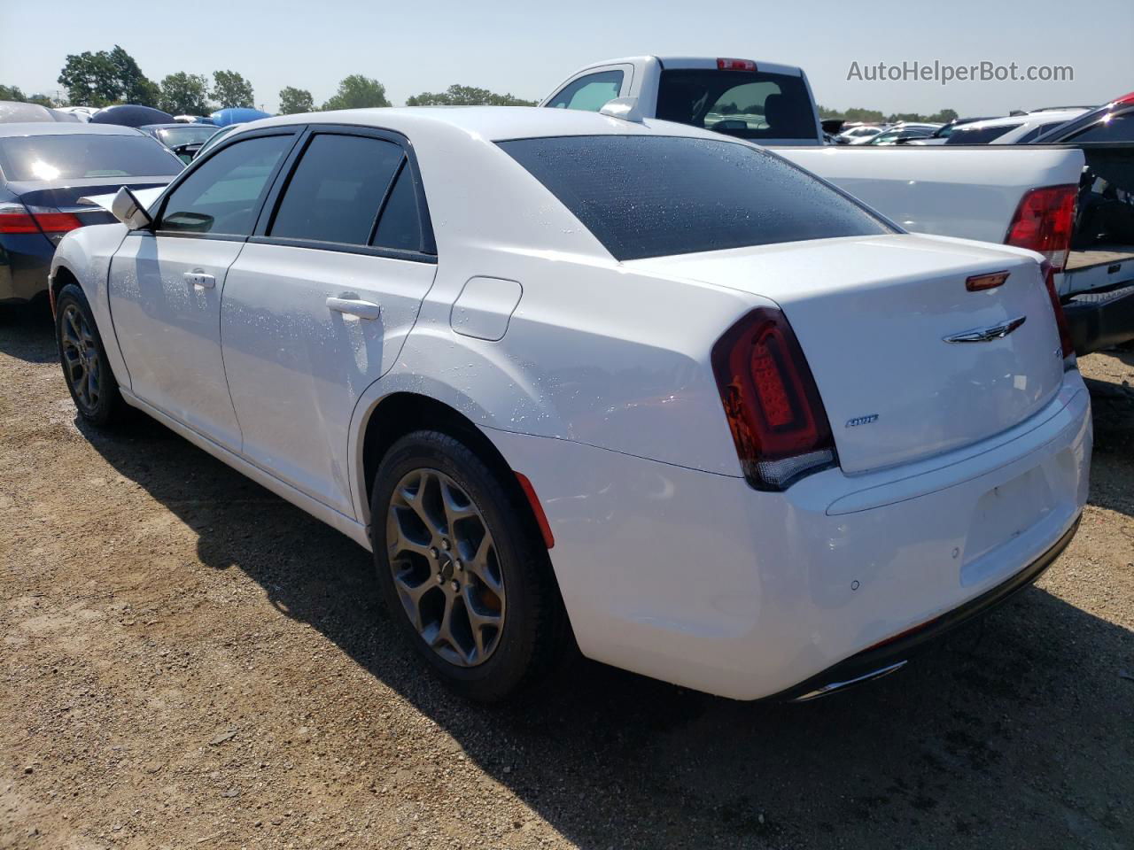 2017 Chrysler 300 S White vin: 2C3CCAGG6HH542521