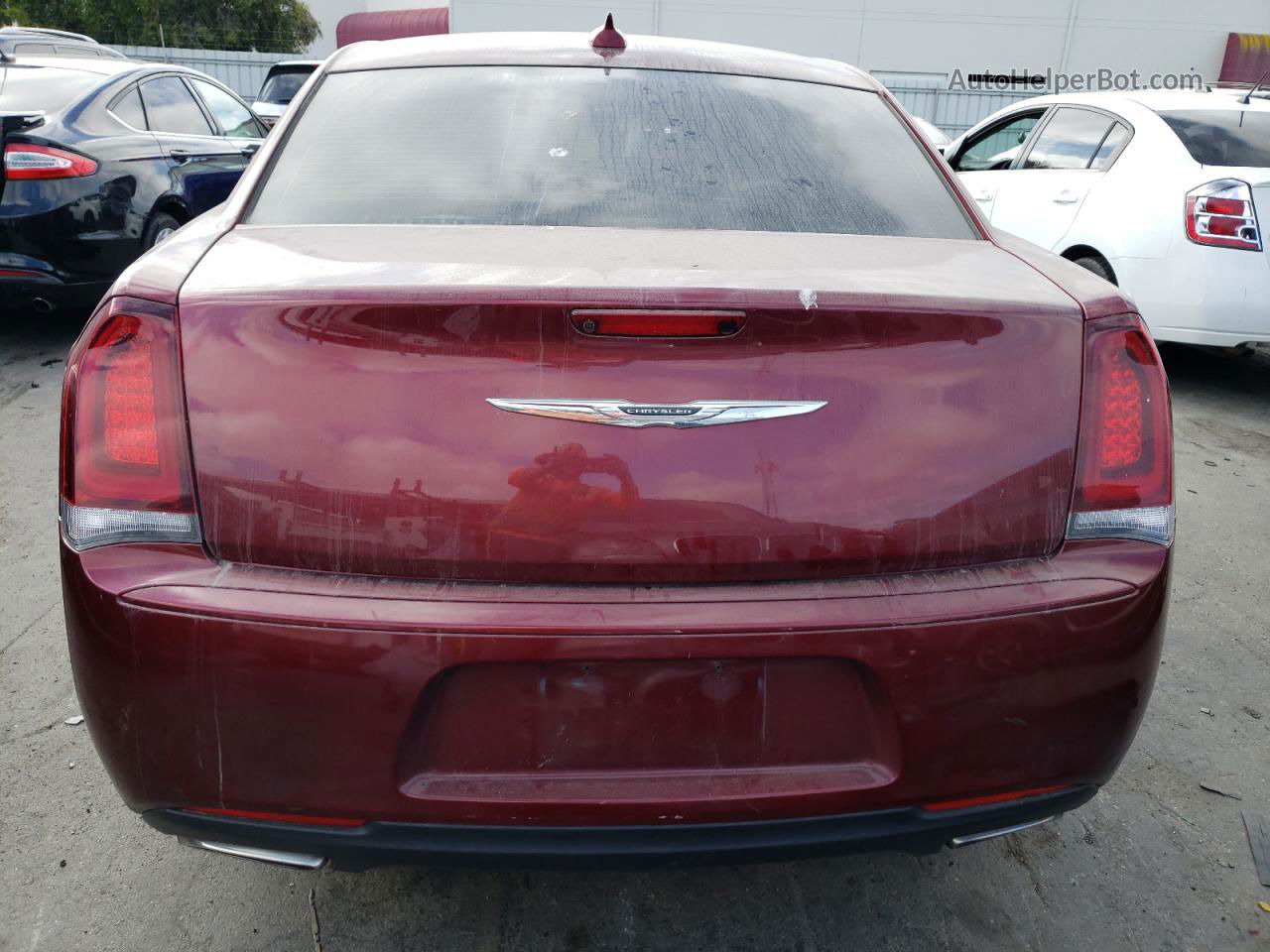 2019 Chrysler 300 S Red vin: 2C3CCAGG7KH651576