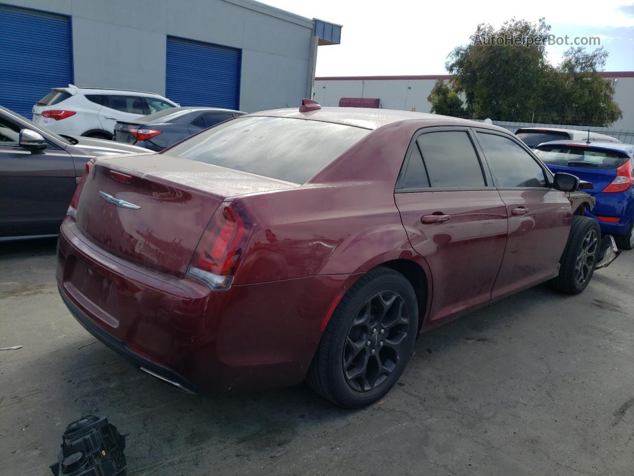 2019 Chrysler 300 S Красный vin: 2C3CCAGG7KH651576