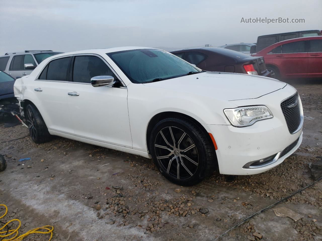 2017 Chrysler 300c  White vin: 2C3CCAKG0HH586117