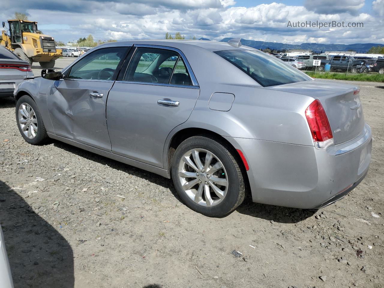 2017 Chrysler 300c  Серебряный vin: 2C3CCAKG2HH565463