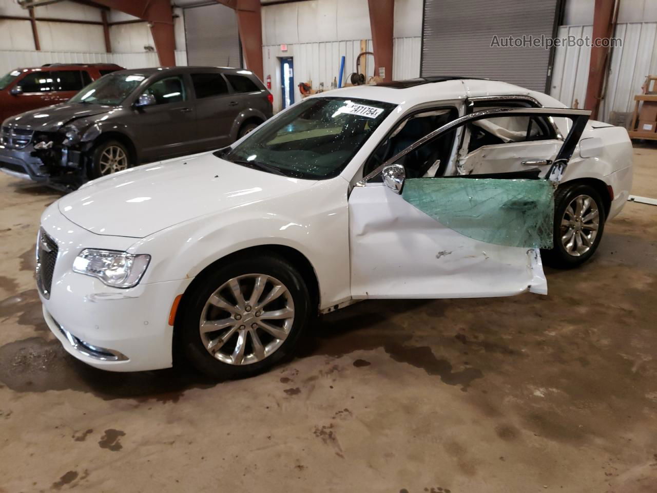 2017 Chrysler 300c  White vin: 2C3CCAKG7HH586874