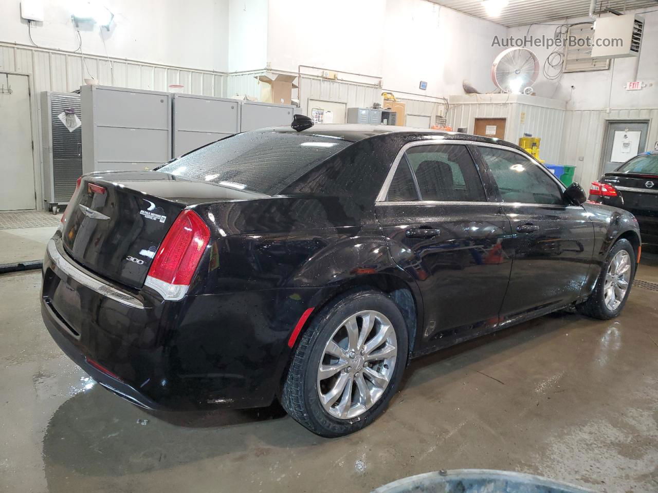 2017 Chrysler 300 Limited Черный vin: 2C3CCARG0HH544973