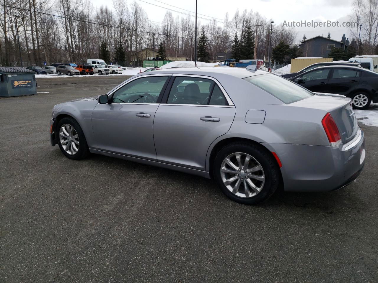 2017 Chrysler 300 Limited Silver vin: 2C3CCARG2HH610410