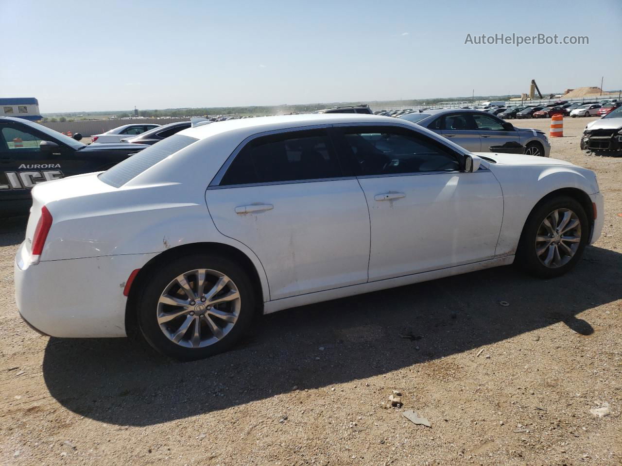 2016 Chrysler 300 Limited White vin: 2C3CCARGXGH128783