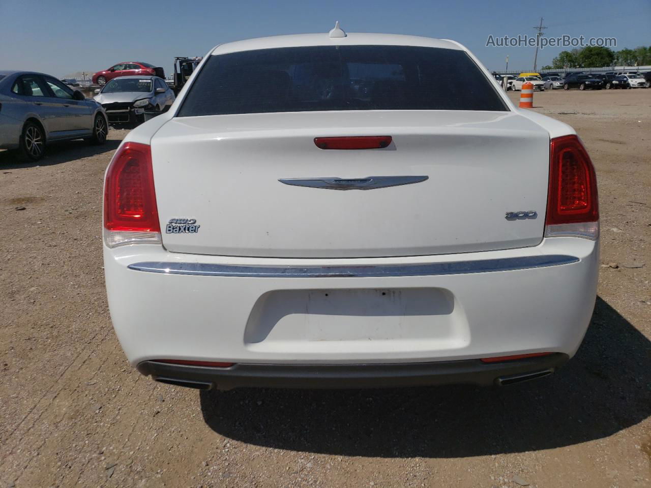 2016 Chrysler 300 Limited White vin: 2C3CCARGXGH128783