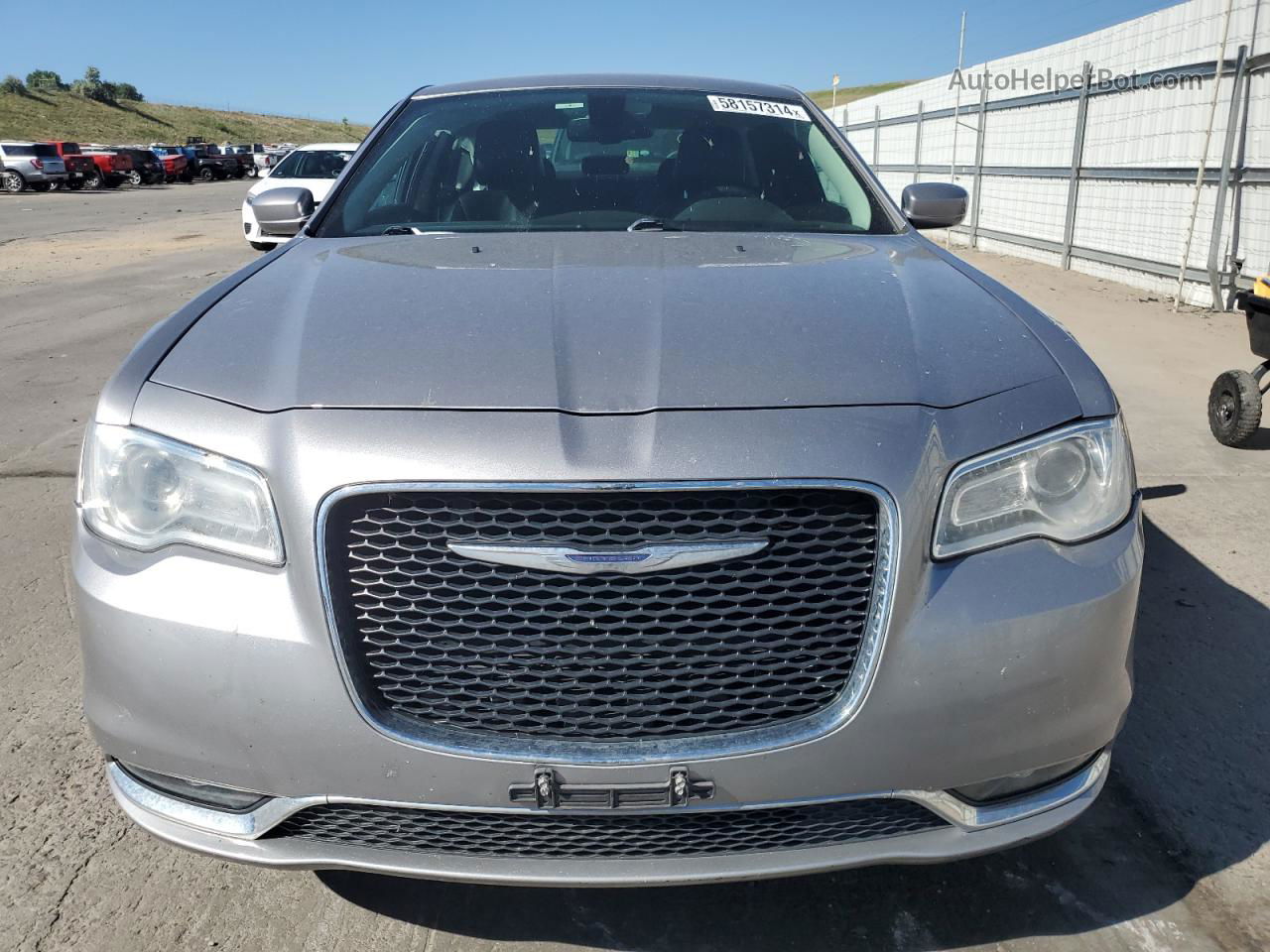 2016 Chrysler 300 Limited Серебряный vin: 2C3CCARGXGH287951