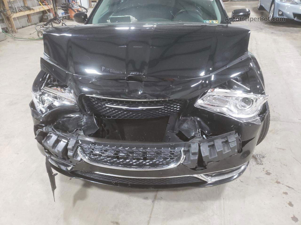 2019 Chrysler 300 Touring Black vin: 2C3CCARGXKH649303