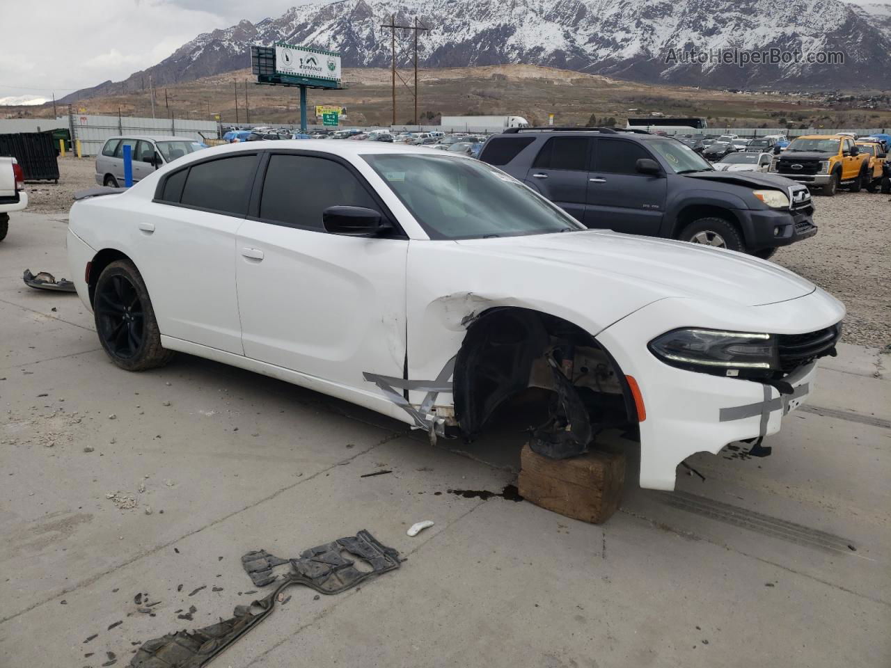 2018 Dodge Charger Sxt White vin: 2C3CDXBG9JH186398