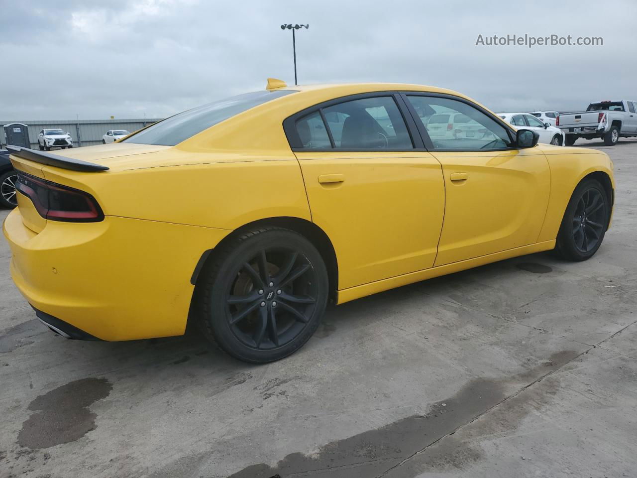 2018 Dodge Charger Sxt Plus Yellow vin: 2C3CDXHG6JH187371