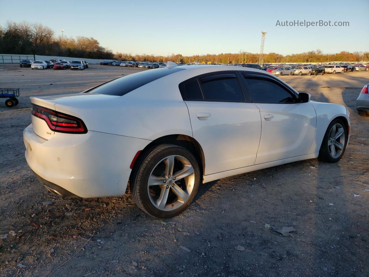 2018 Dodge Charger Sxt Plus White vin: 2C3CDXHG8JH216207