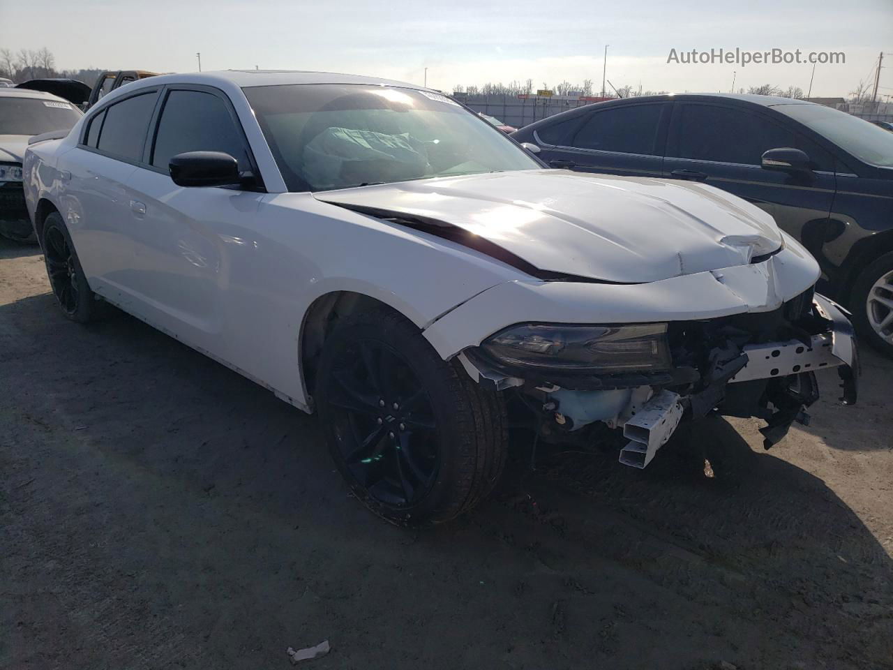 2018 Dodge Charger Sxt Plus White vin: 2C3CDXHG8JH272809