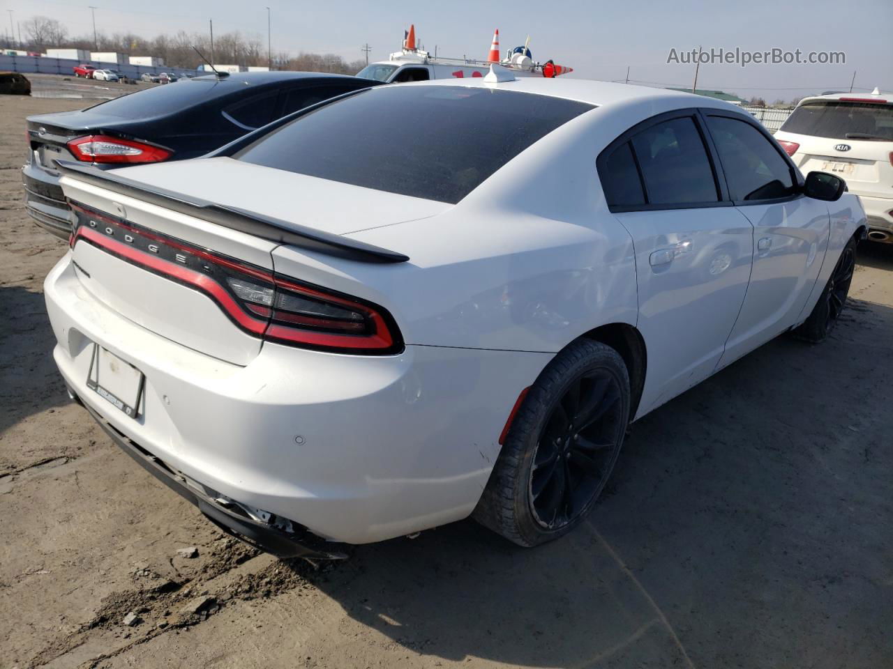 2018 Dodge Charger Sxt Plus White vin: 2C3CDXHG8JH272809