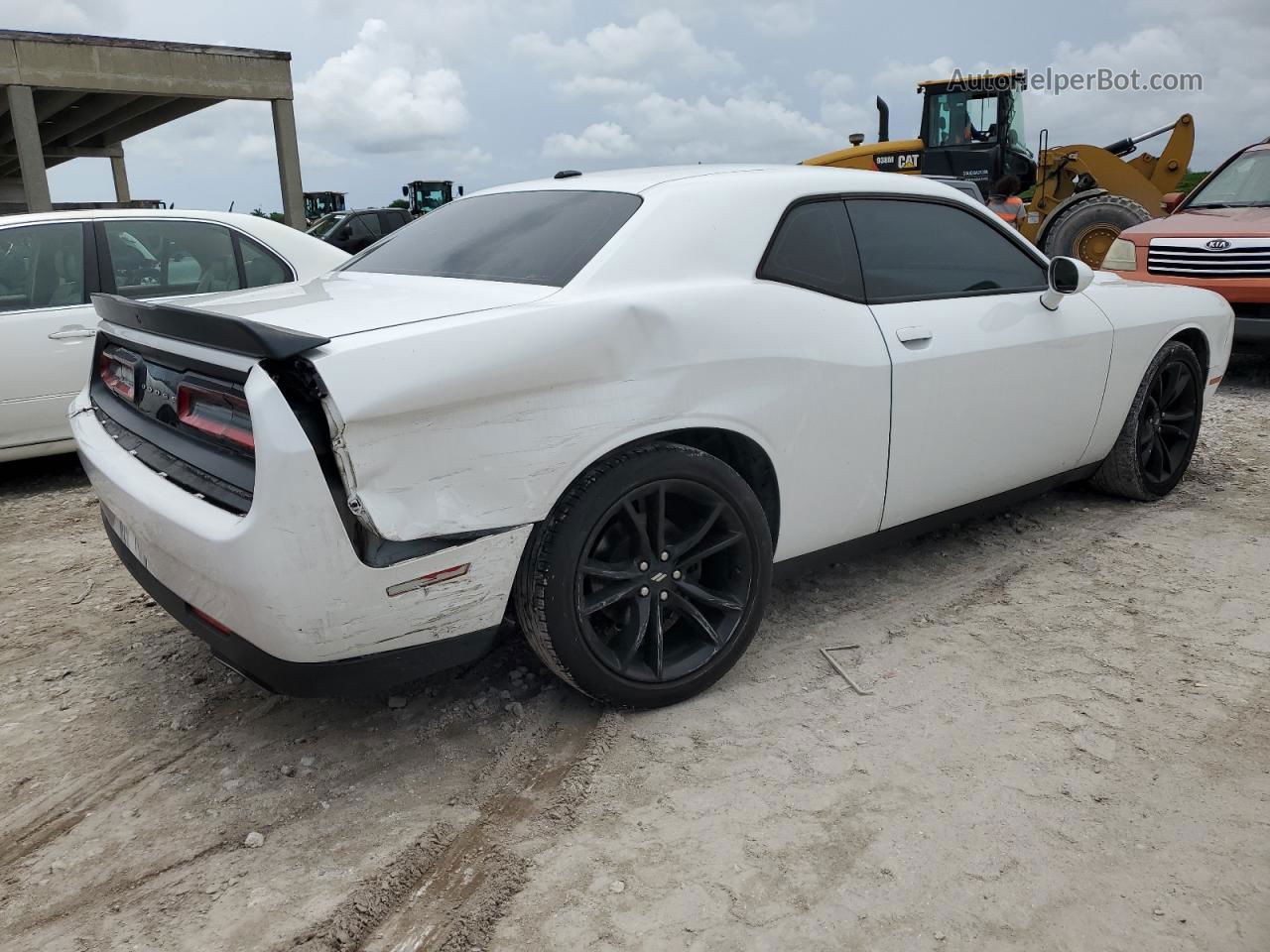 2018 Dodge Challenger Sxt White vin: 2C3CDZAG0JH216935