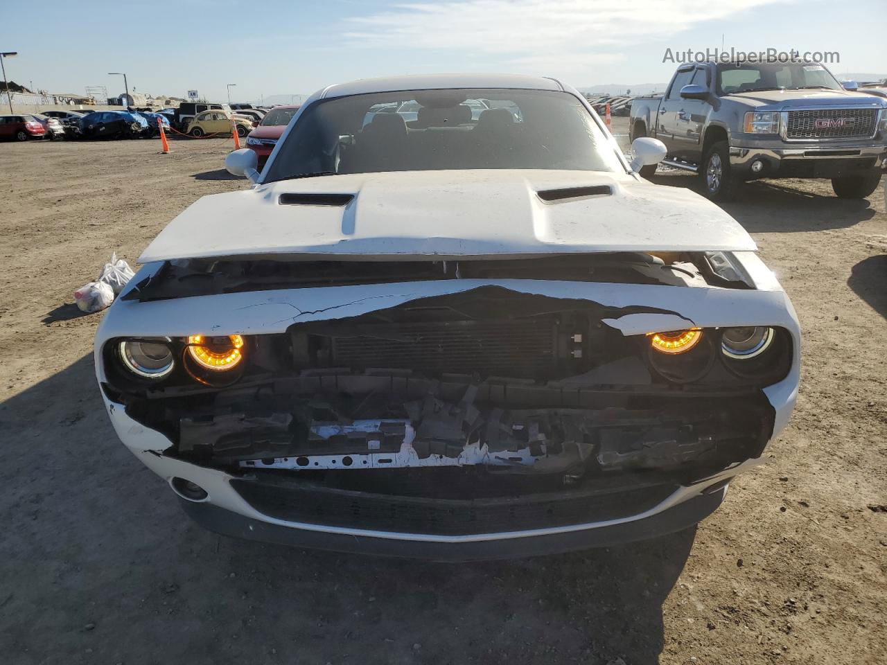 2018 Dodge Challenger Sxt White vin: 2C3CDZAG0JH297094