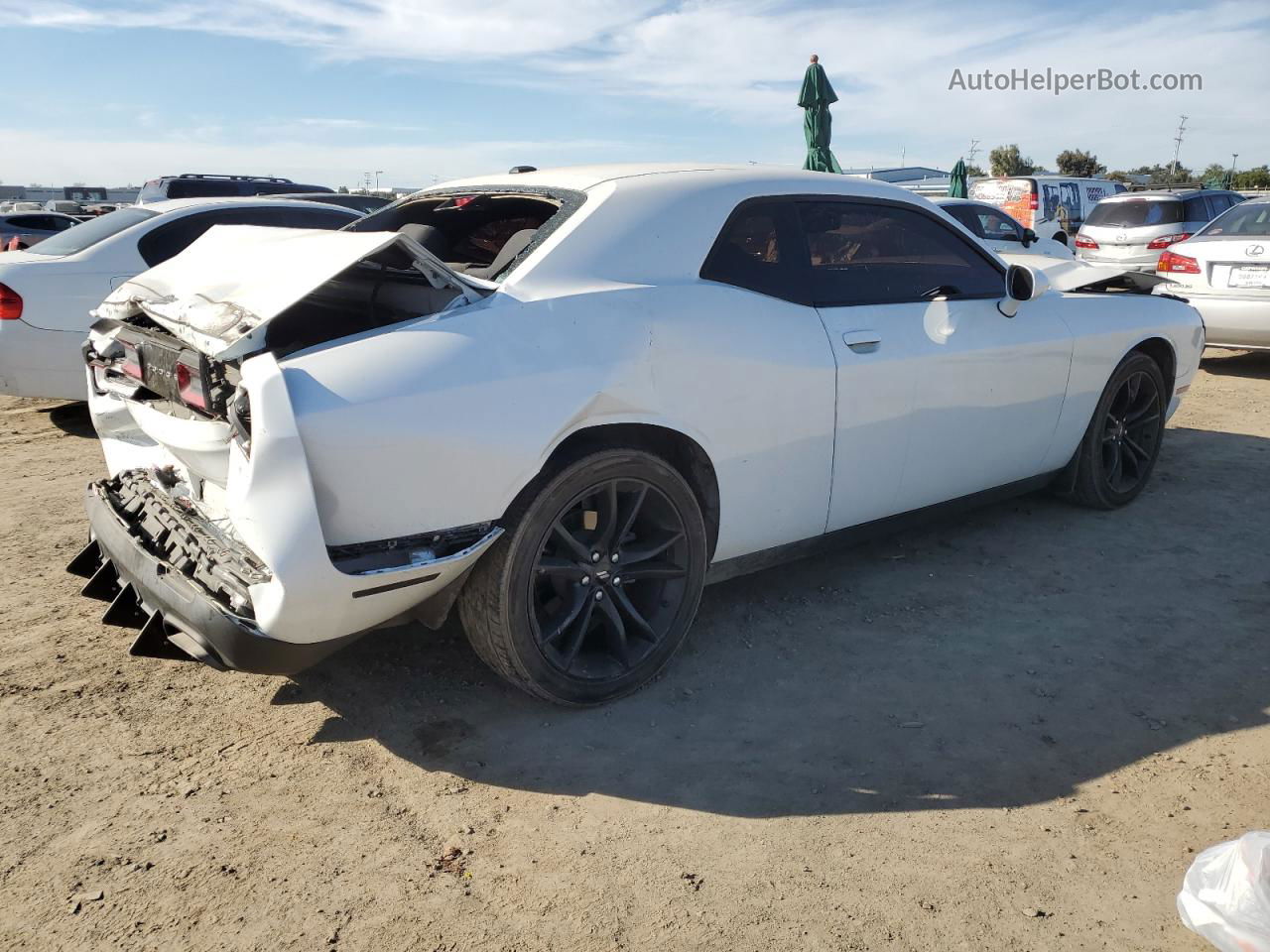 2018 Dodge Challenger Sxt White vin: 2C3CDZAG0JH297094