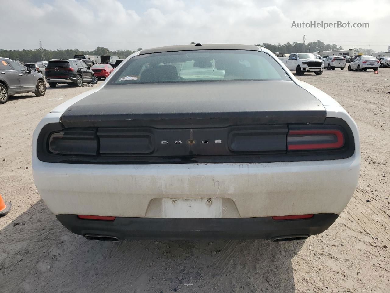 2015 Dodge Challenger Sxt White vin: 2C3CDZAG1FH700409