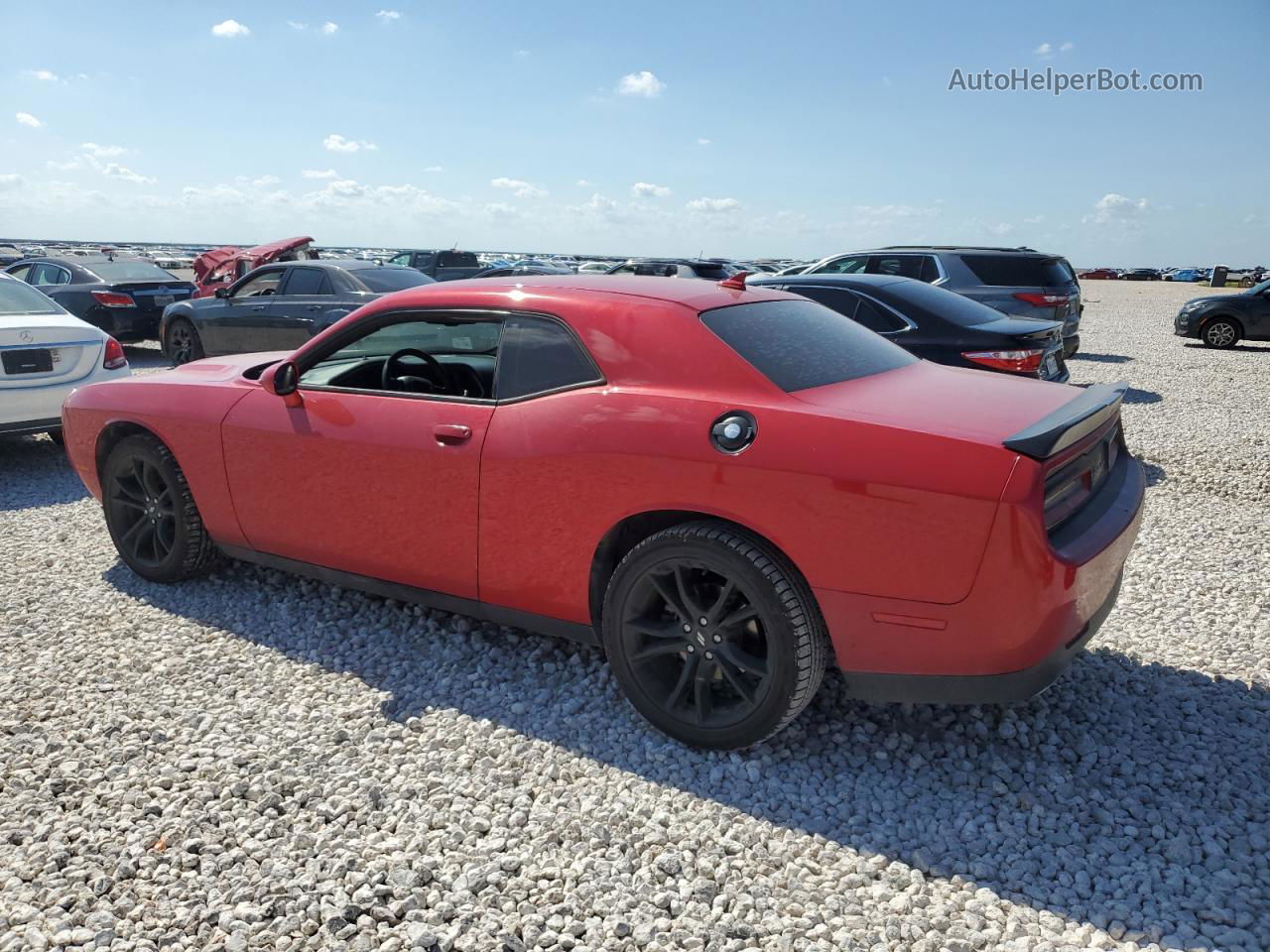 2017 Dodge Challenger Sxt Красный vin: 2C3CDZAG1HH613631