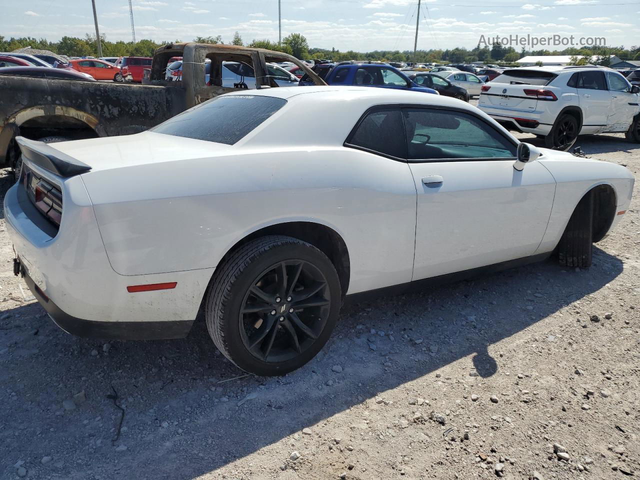 2017 Dodge Challenger Sxt White vin: 2C3CDZAG1HH651974