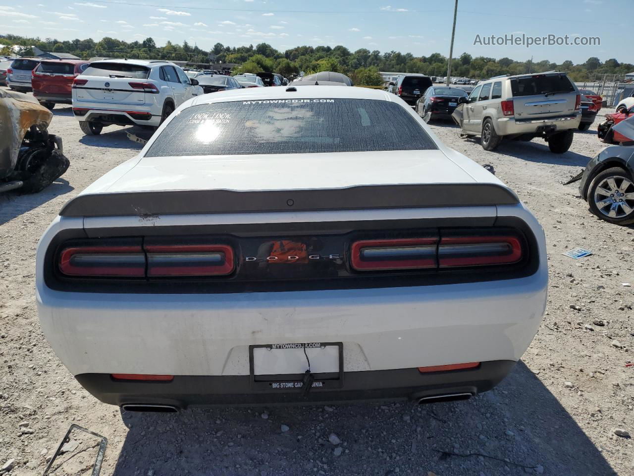 2017 Dodge Challenger Sxt White vin: 2C3CDZAG1HH651974