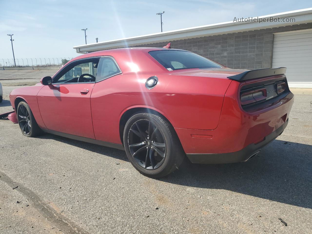 2017 Dodge Challenger Sxt Red vin: 2C3CDZAG1HH666023