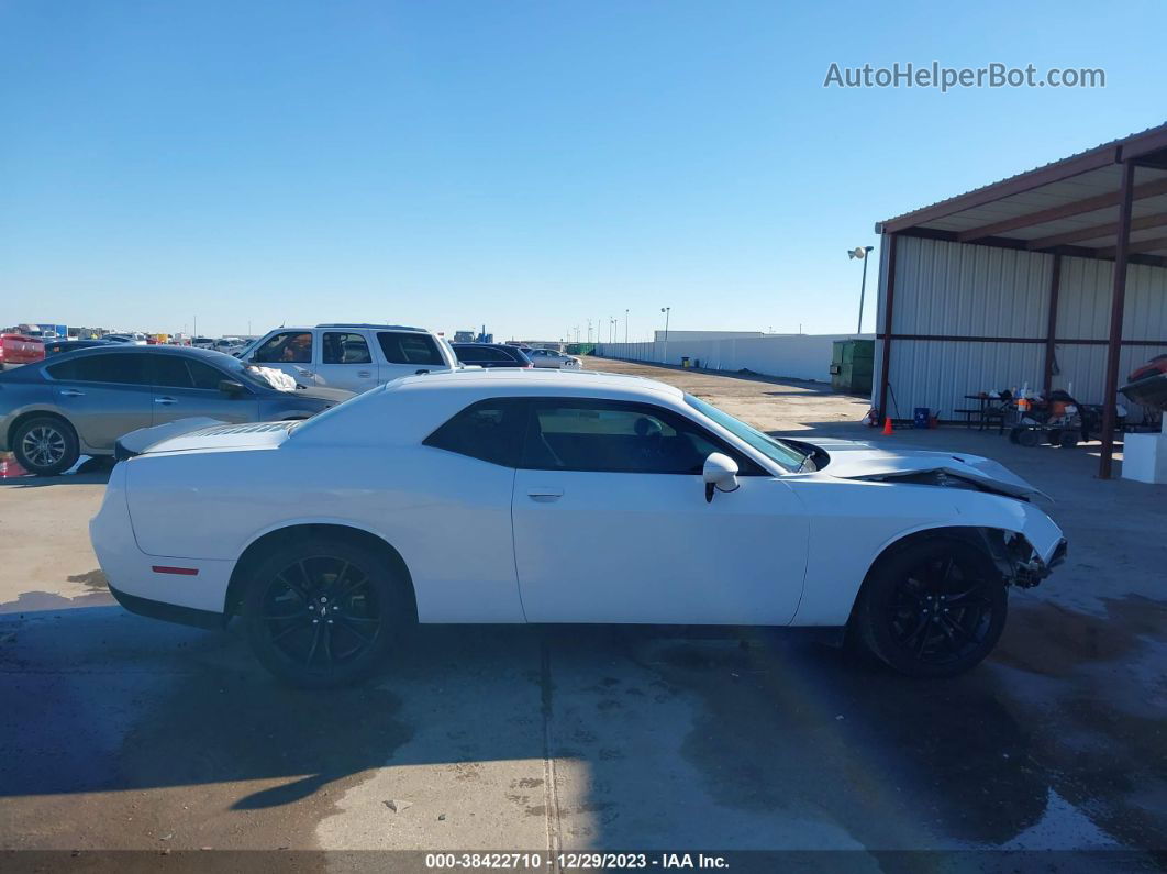 2017 Dodge Challenger Sxt White vin: 2C3CDZAG2HH513182