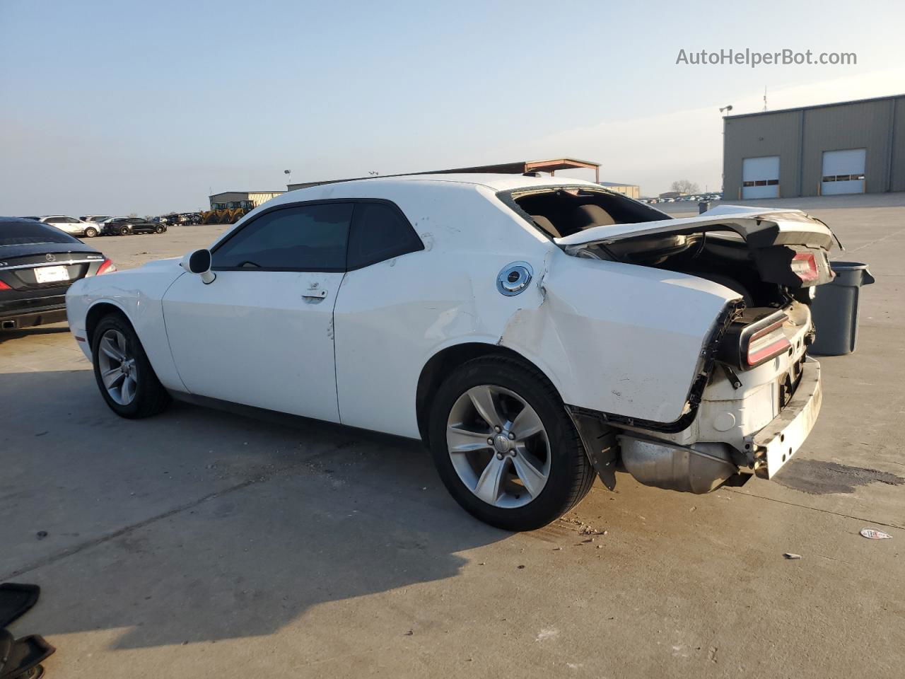 2018 Dodge Challenger Sxt White vin: 2C3CDZAG2JH270222